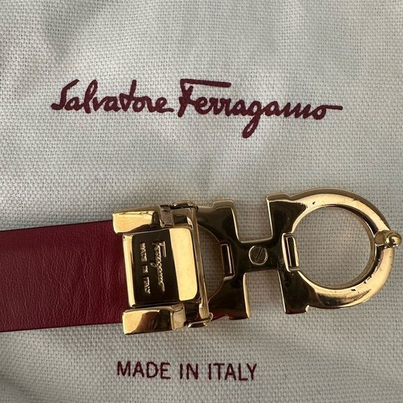 Salvatore Ferragamo Reversible & Adjustable Gancini Belt In Black/Red Leather - Picture 4 of 9